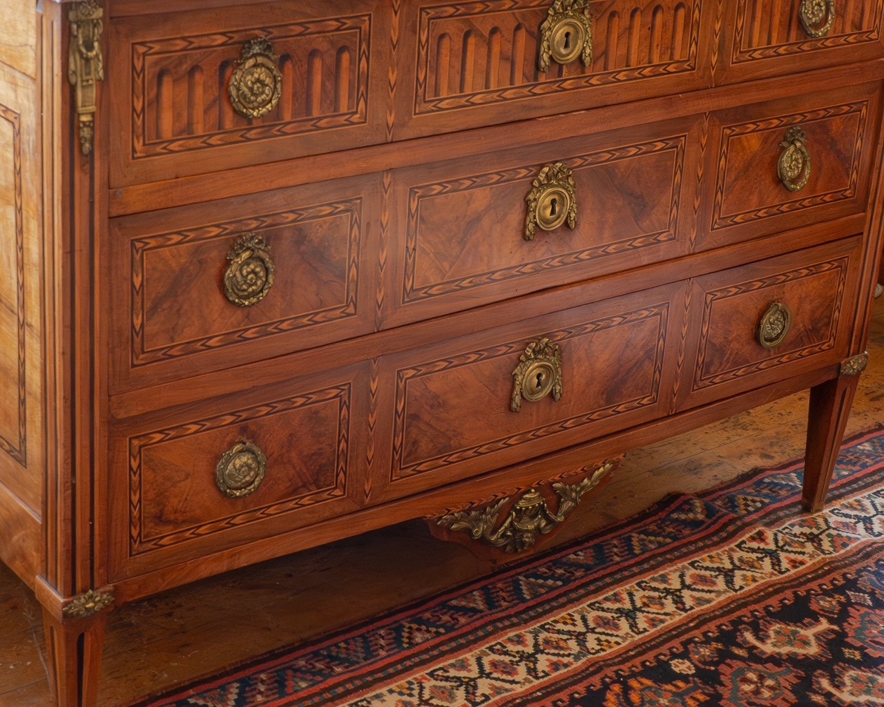 A Superb French Louis XVI Commode - Image 11