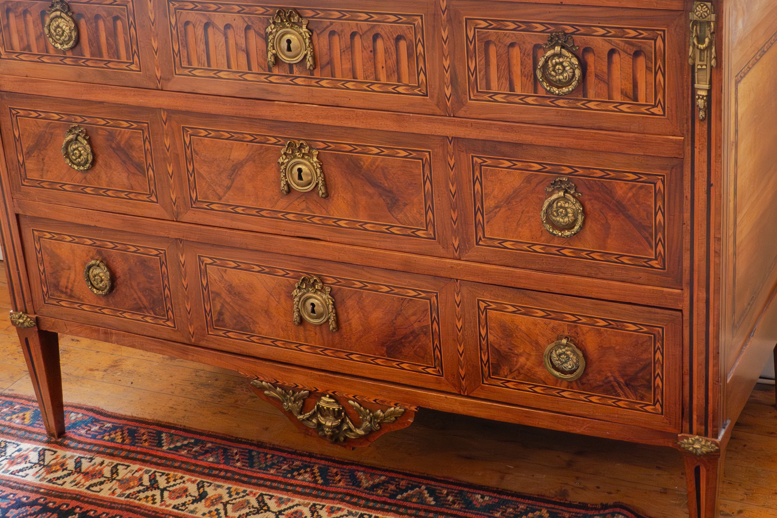 A Superb French Louis XVI Commode - Image 12